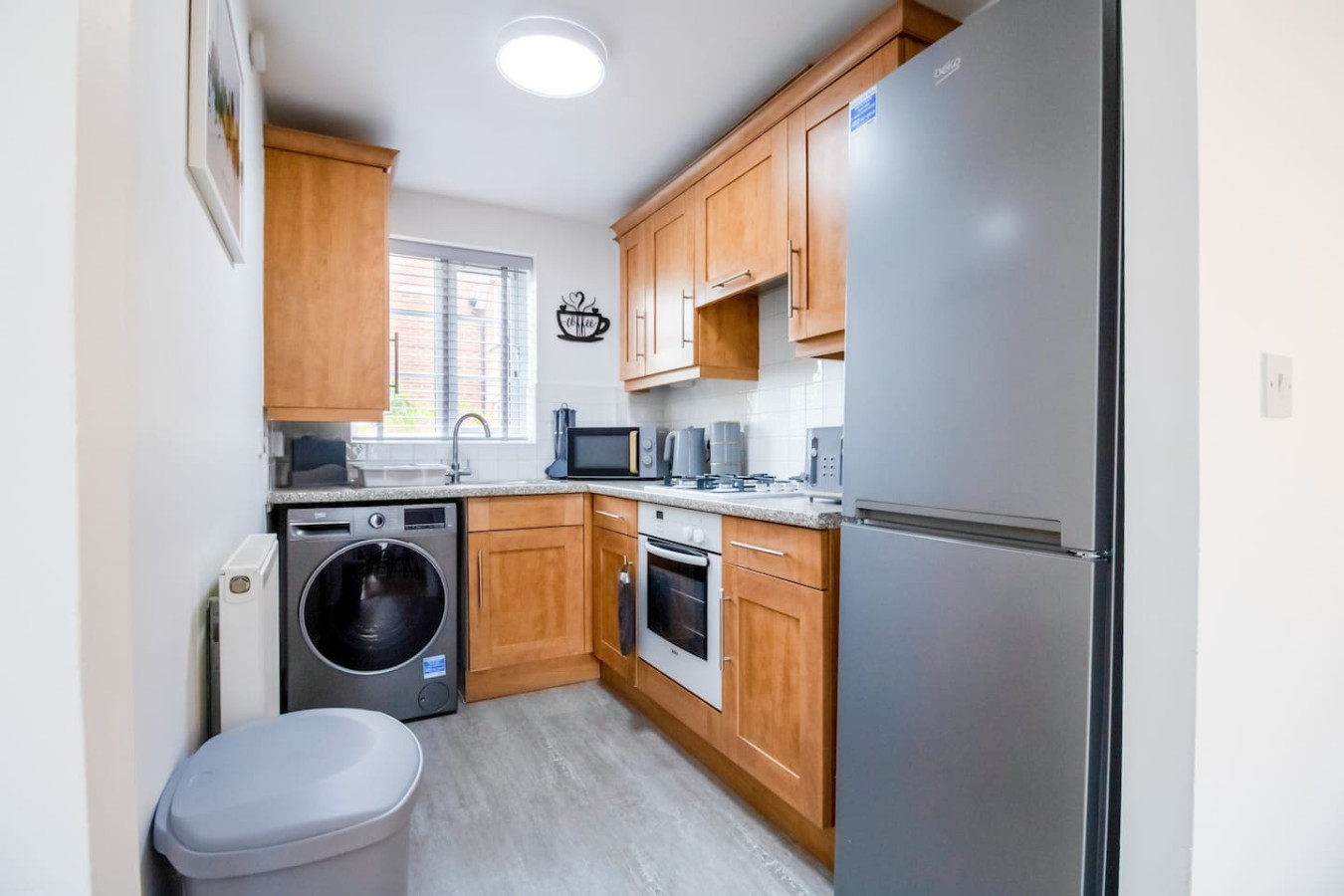 Clover Field Apartment • Excellent Location • x2 Allocated Parking Spaces • Sky TV • Fast Wifi in Clover Field - Property image 12 - VivreStays