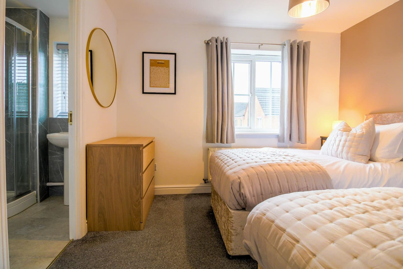 Grange House • Sleeps 6 • Driveway Parking • Sky TV • Fast WiFi • Self-Check-In in 17 Great Ground Walk - Property image 4 - VivreStays