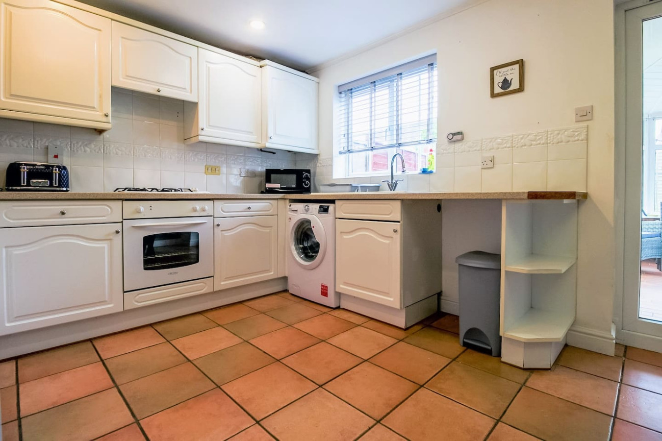 Grange House • Sleeps 6 • Driveway Parking • Sky TV • Fast WiFi • Self-Check-In in 17 Great Ground Walk - Property image 16 - VivreStays
