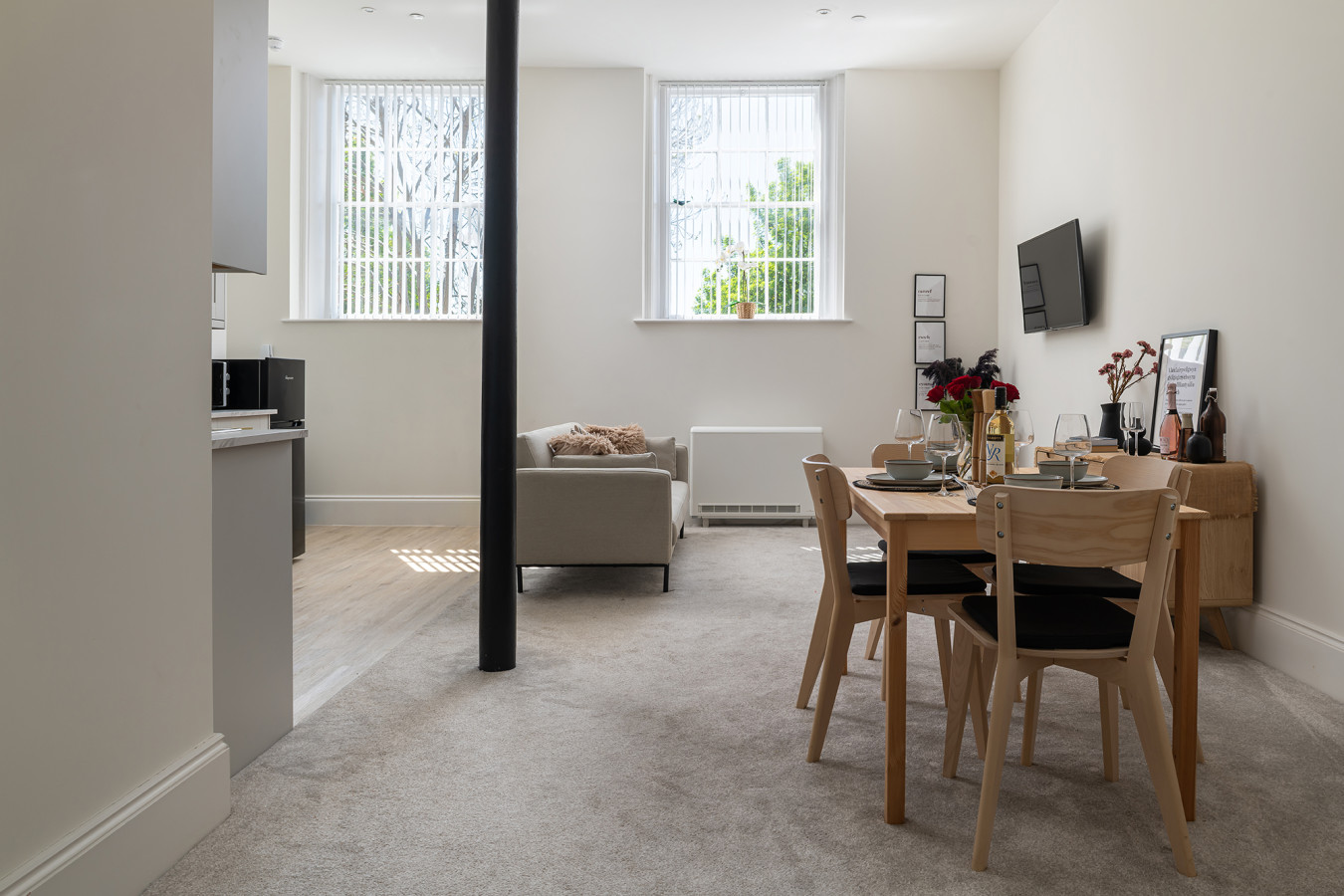 Stunning Flat in a Converted Chapel • Free Parking • Fast WiFi • Smart TV in Gemid Street Apartment - Property image 12 - VivreStays