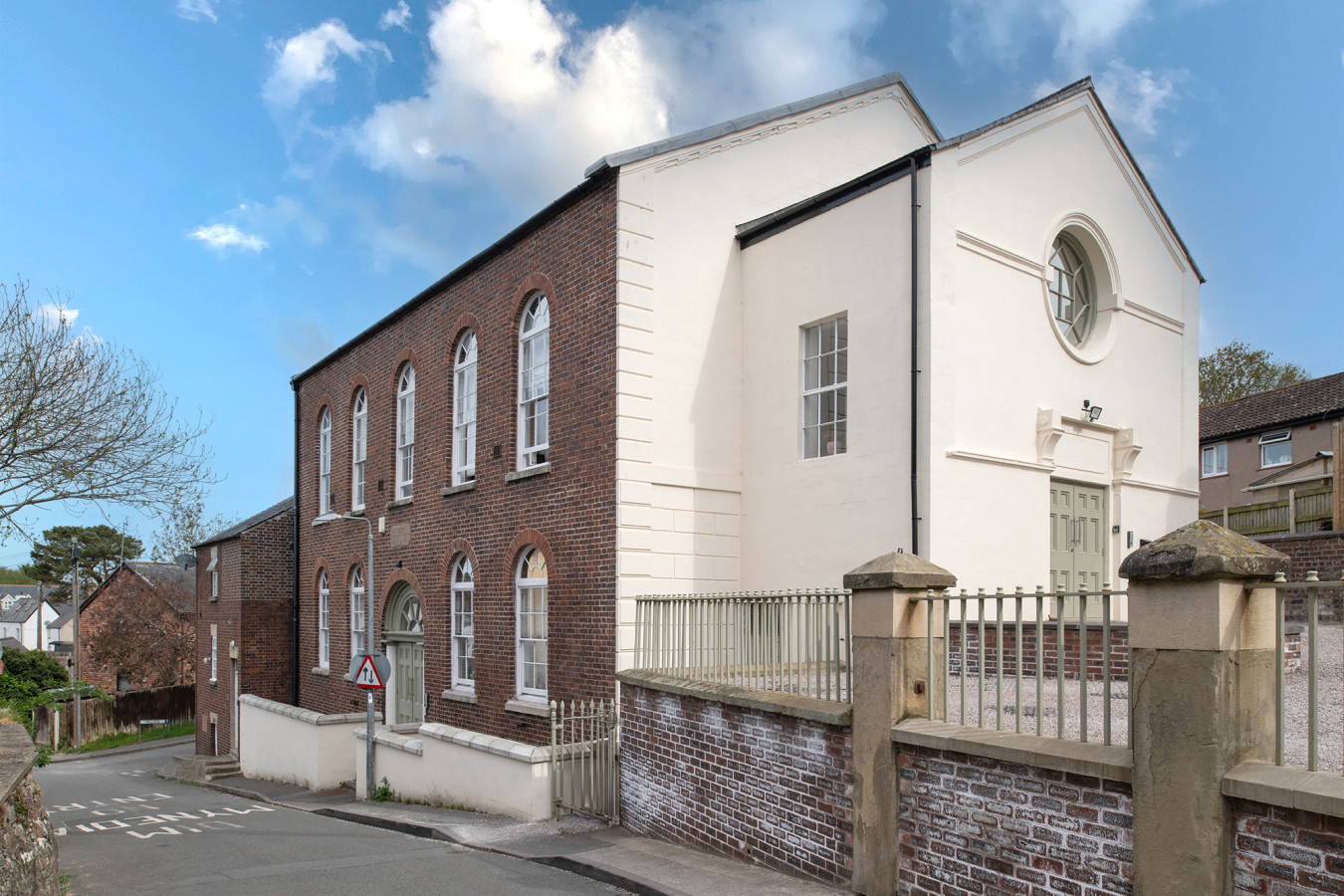 Stunning Flat in a Converted Chapel • Free Parking • Fast WiFi • Smart TV in Gemid Street Apartment - Property image 18 - VivreStays