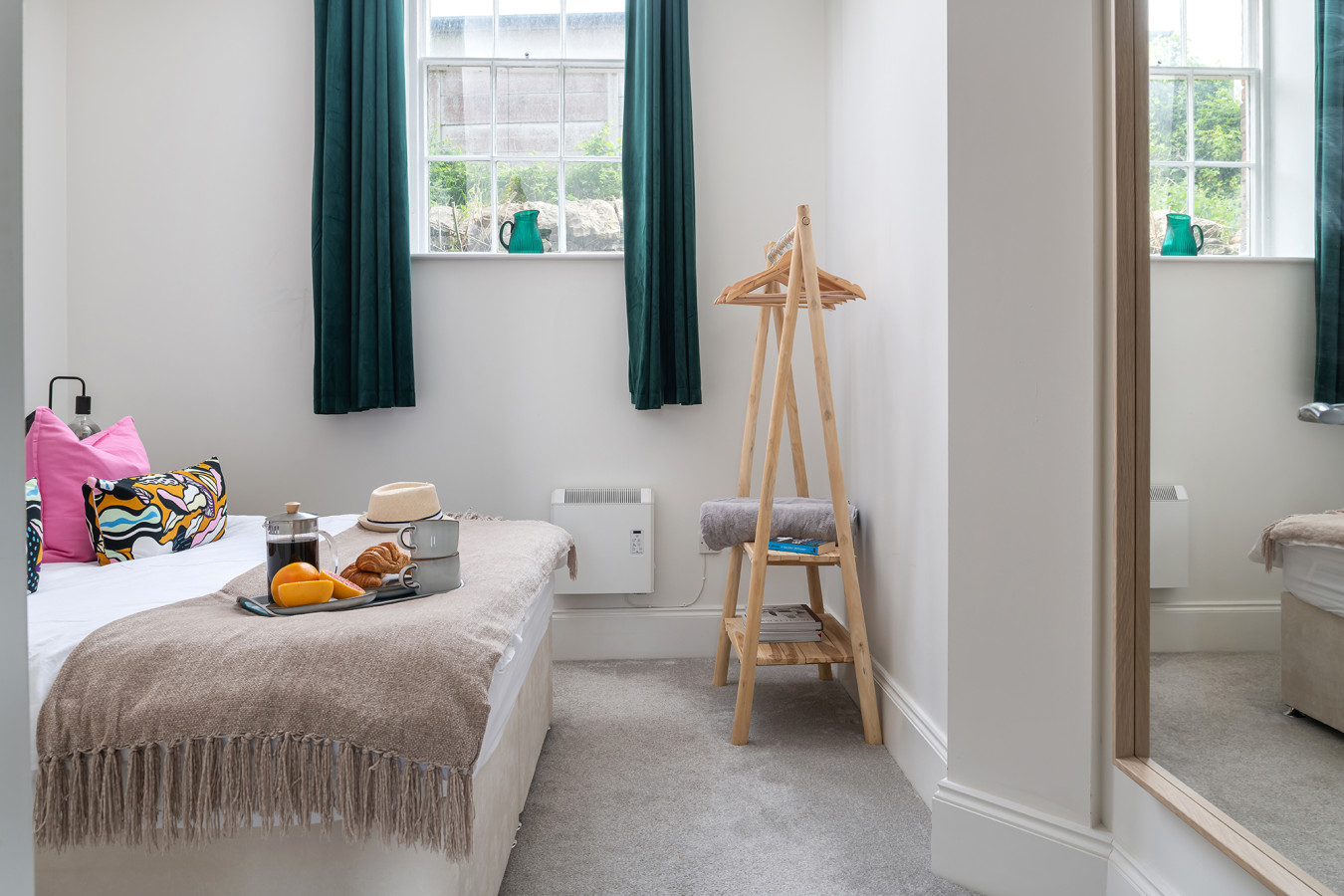 Stunning Flat in a Converted Chapel • Free Parking • Fast WiFi • Smart TV in Gemid Street Apartment - Property image 4 - VivreStays