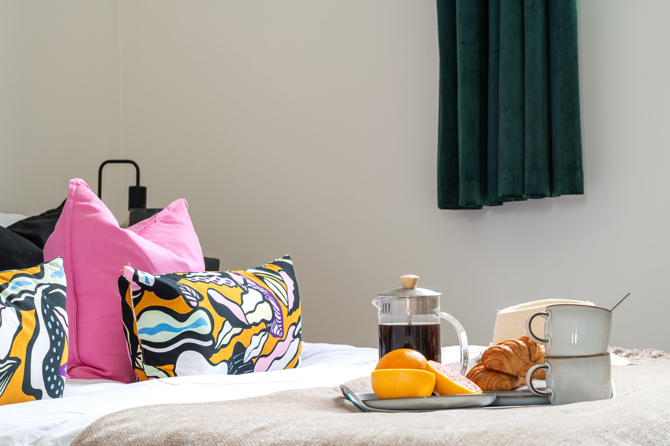 Stunning Flat in a Converted Chapel • Free Parking • Fast WiFi • Smart TV in Gemid Street Apartment - Property image 3 - VivreStays