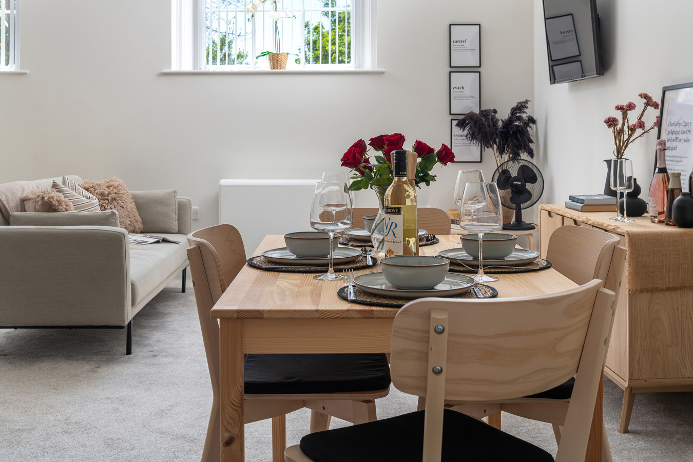 Stunning Flat in a Converted Chapel • Free Parking • Fast WiFi • Smart TV in Gemid Street Apartment - Property image 13 - VivreStays