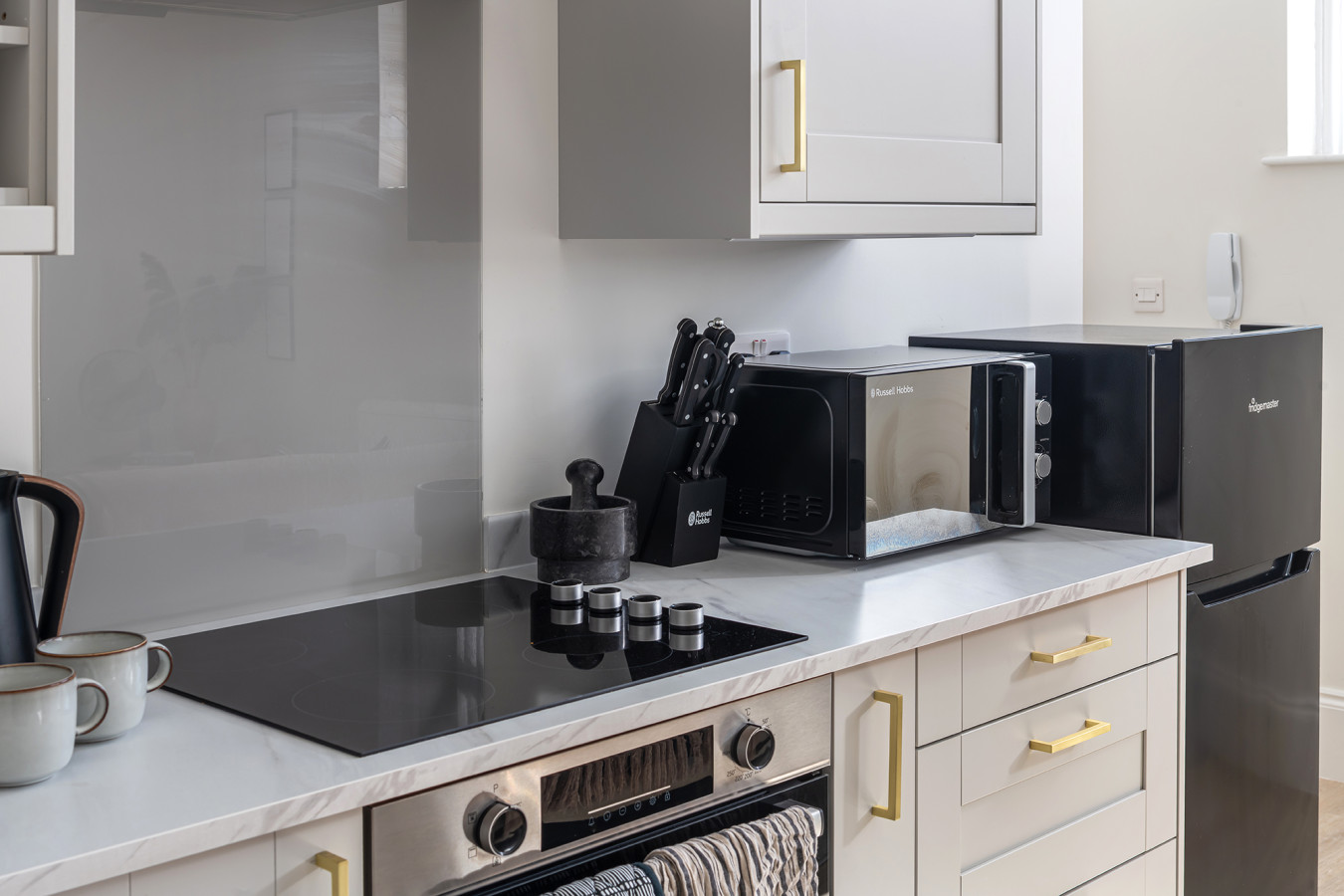 Stunning Flat in a Converted Chapel • Free Parking • Fast WiFi • Smart TV in Gemid Street Apartment - Property image 16 - VivreStays