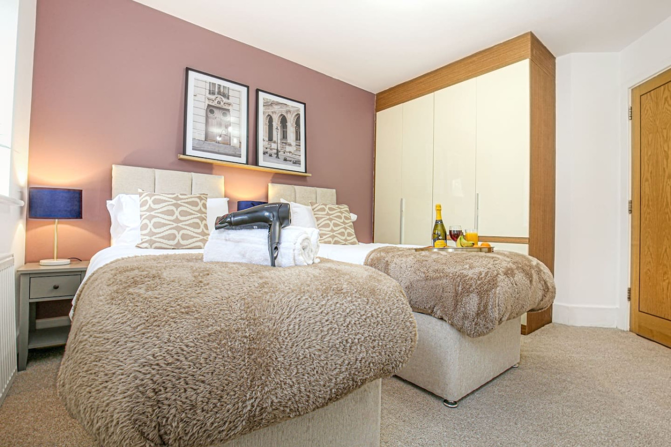 6 Bedroom Detached House • Pool Table • Free Parking • Wifi • Sky TV in 53 Kingswear Drive - Property image 27 - VivreStays