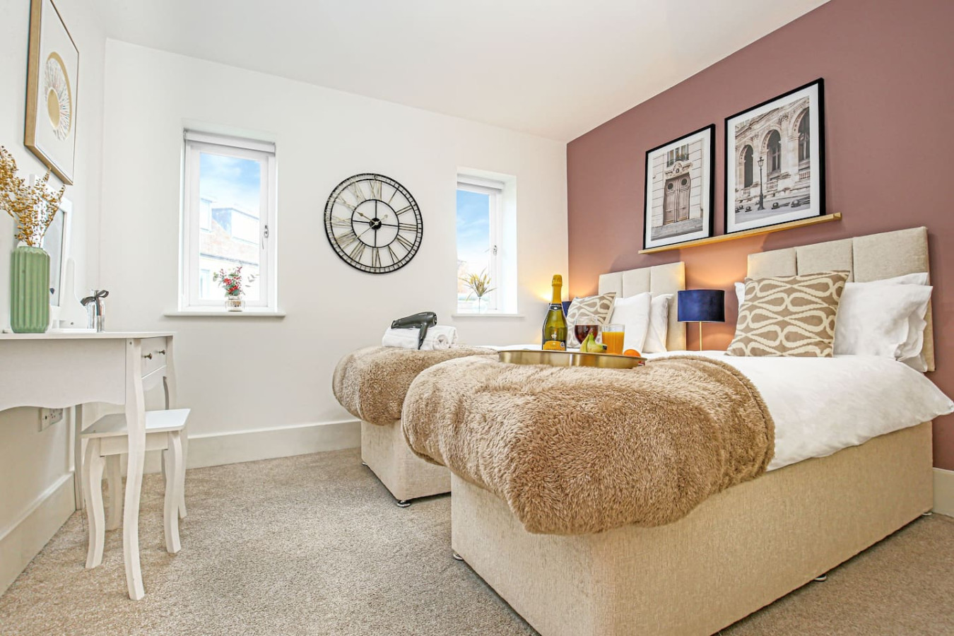 6 Bedroom Detached House • Pool Table • Free Parking • Wifi • Sky TV in 53 Kingswear Drive - Property image 24 - VivreStays
