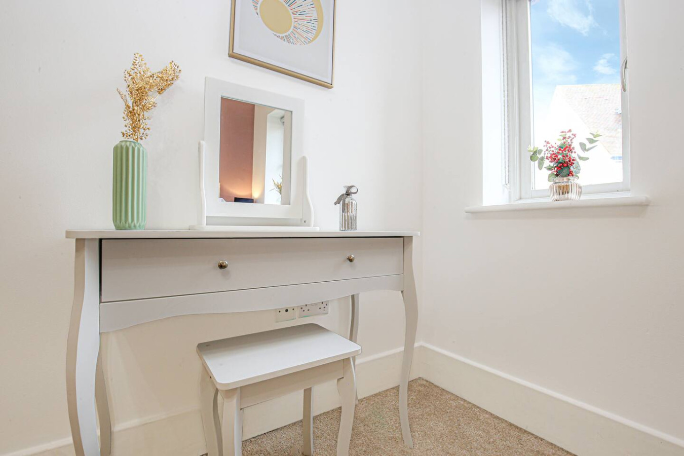 6 Bedroom Detached House • Pool Table • Free Parking • Wifi • Sky TV in 53 Kingswear Drive - Property image 25 - VivreStays