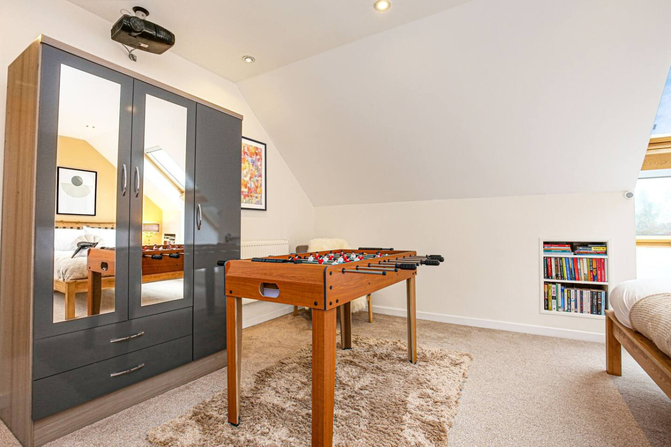 6 Bedroom Detached House • Pool Table • Free Parking • Wifi • Sky TV in 53 Kingswear Drive - Property image 37 - VivreStays