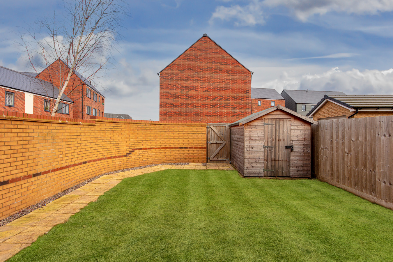 Detached House • Driveway Parking • Fast WiFi • SmartTV in 3 Triumph Way - Property image 31 - VivreStays