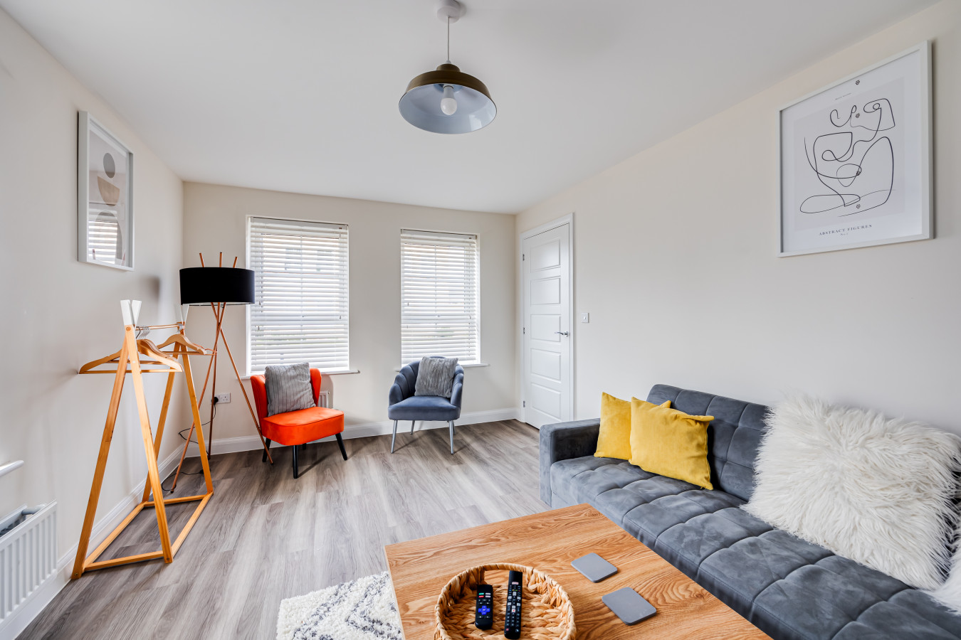 Detached House • Driveway Parking • Fast WiFi • SmartTV in 3 Triumph Way - Property image 21 - VivreStays