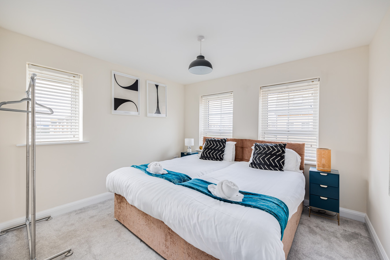 Detached House • Driveway Parking • Fast WiFi • SmartTV in 3 Triumph Way - Property image 7 - VivreStays