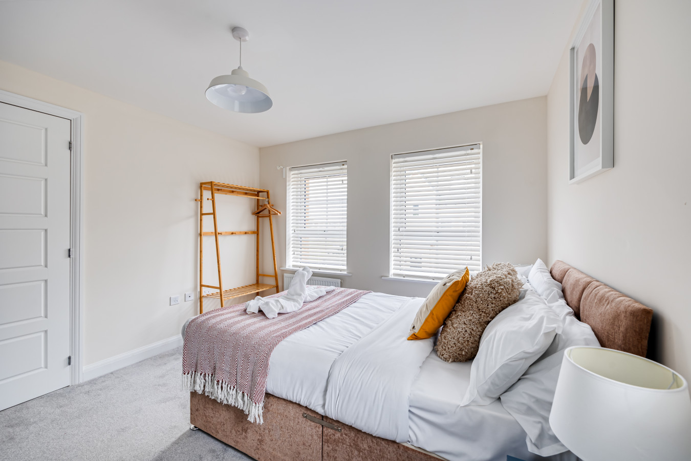 Detached House • Driveway Parking • Fast WiFi • SmartTV in 3 Triumph Way - Property image 14 - VivreStays