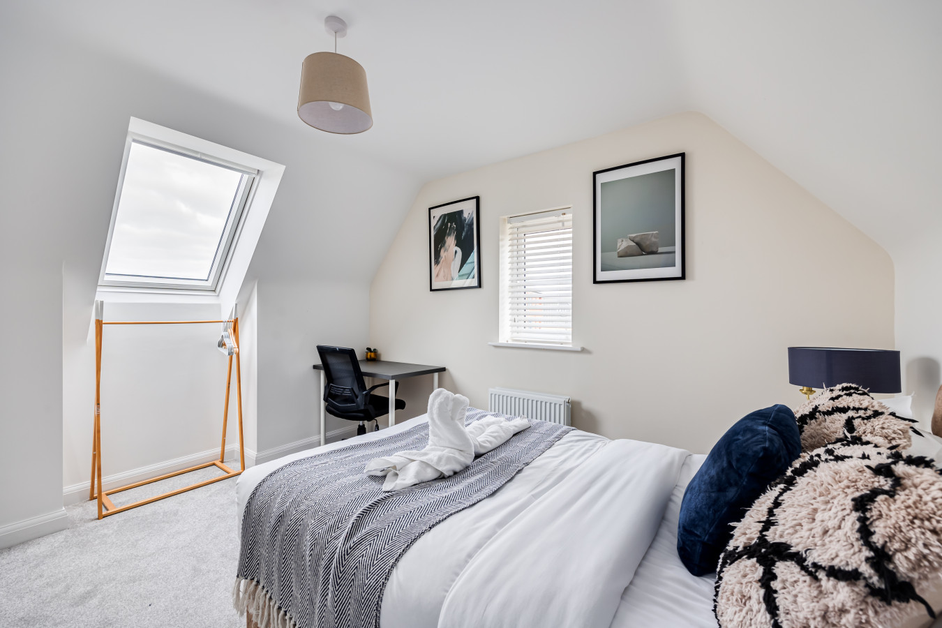 Detached House • Driveway Parking • Fast WiFi • SmartTV in 3 Triumph Way - Property image 9 - VivreStays