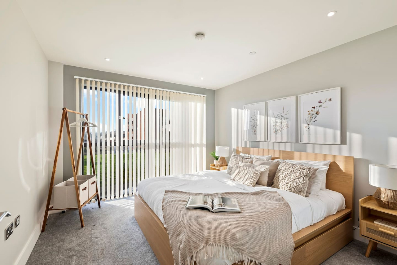 Stunning Apartment • City Centre • Self-Check-In • Fast WiFi • Smart TV • Communal Terrace in 55 Northgate Street Flat 10 - Property image 2 - VivreStays
