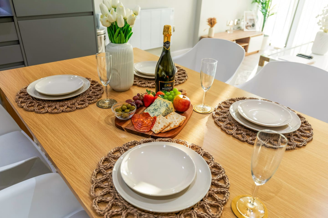 Stunning Apartment • City Centre • Self-Check-In • Fast WiFi • Smart TV • Communal Terrace in 55 Northgate Street Flat 10 - Property image 10 - VivreStays