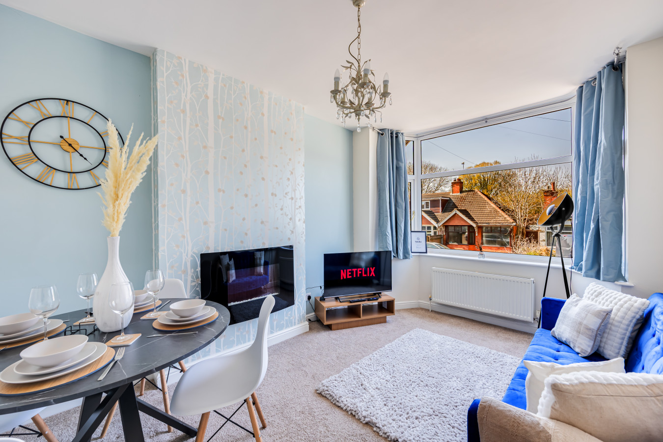 Charming Detached Bungalow • Driveway Parking • Garden • Wifi • Smart TV in 62 Reedway - Property image 10 - VivreStays