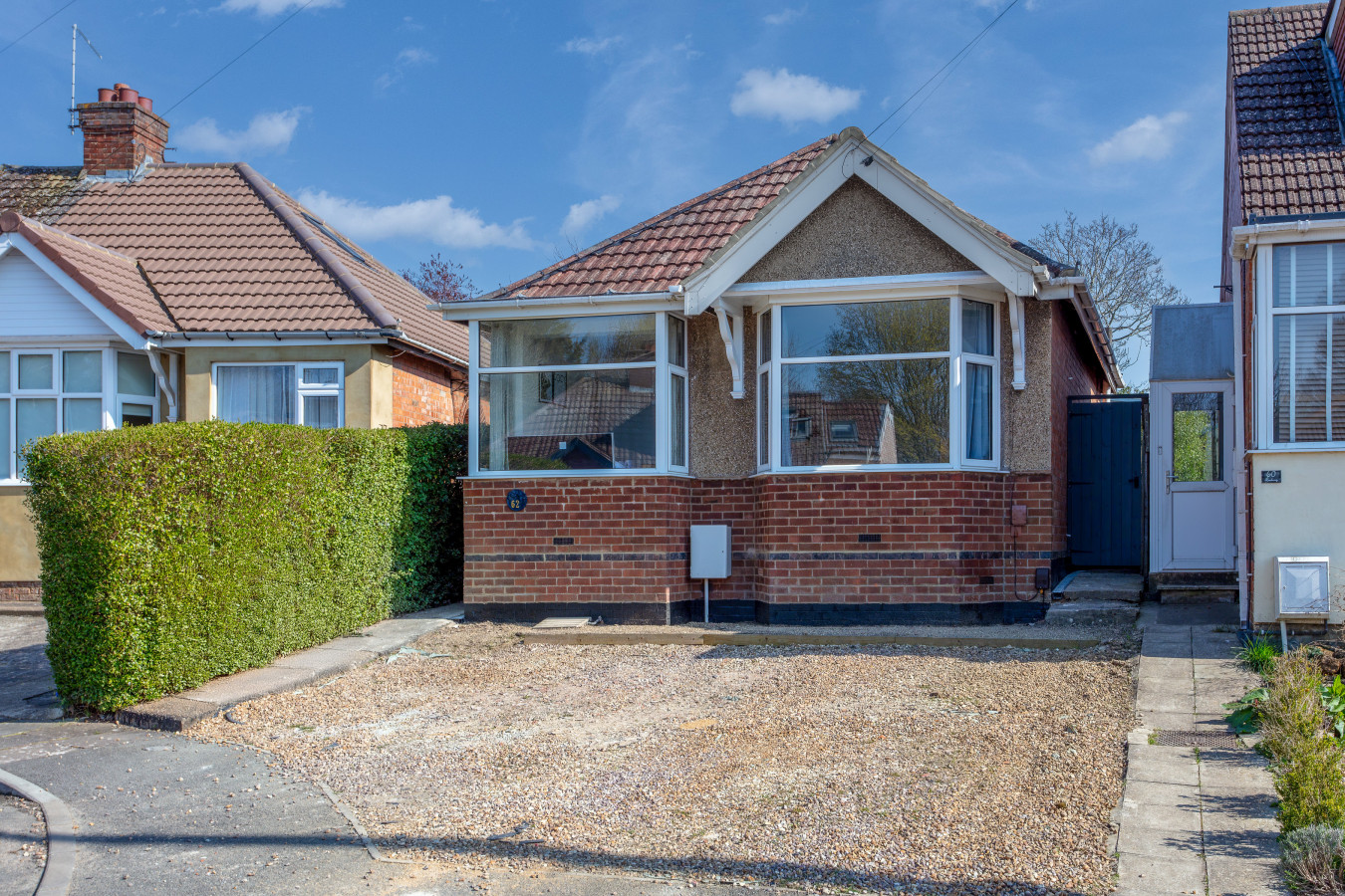 Charming Detached Bungalow • Driveway Parking • Garden • Wifi • Smart TV in 62 Reedway - Property image 23 - VivreStays