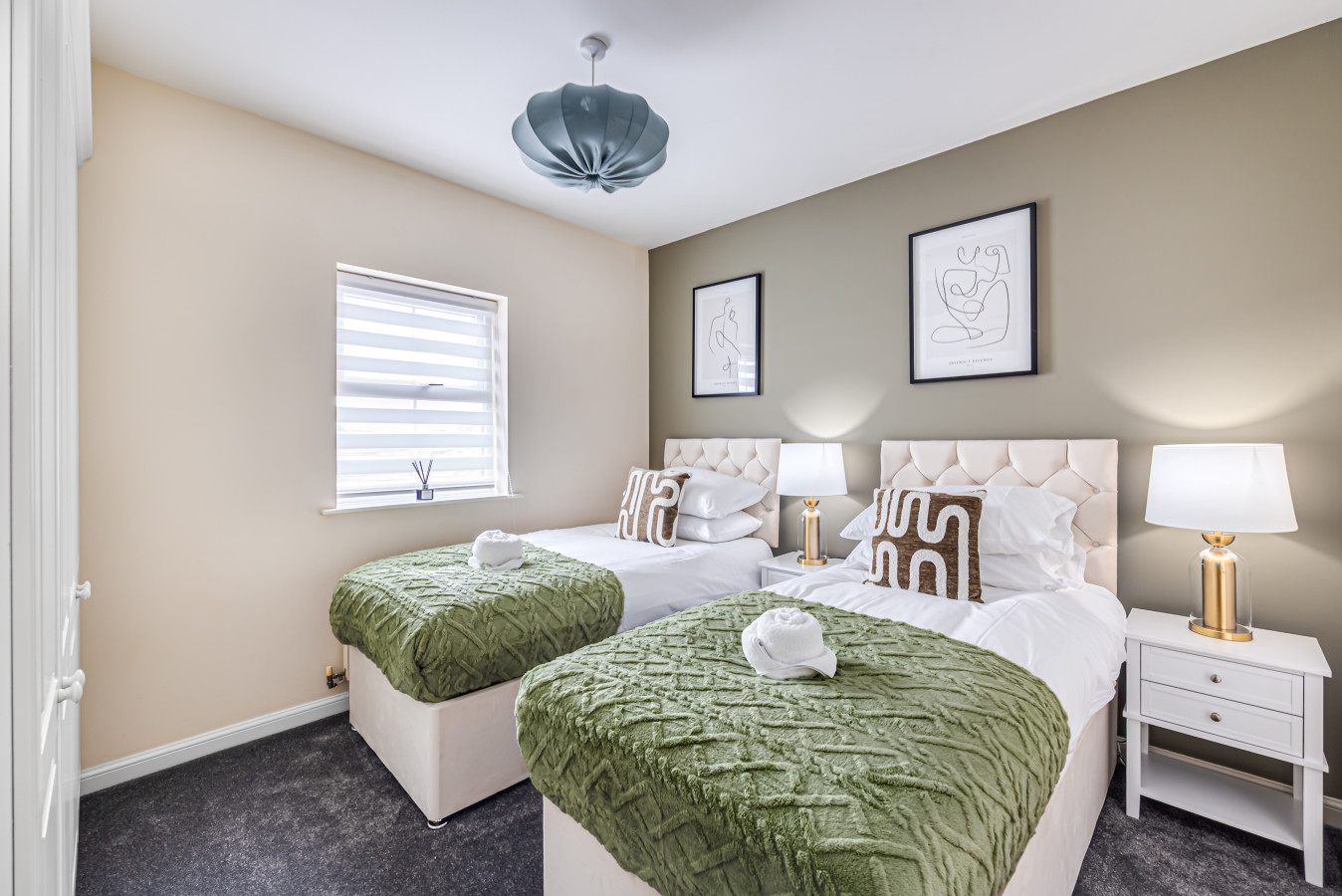 Stylish Flat • Excellent Location • Free Parking • Fast WiFi in 46 Arncott Way - Property image 2 - VivreStays
