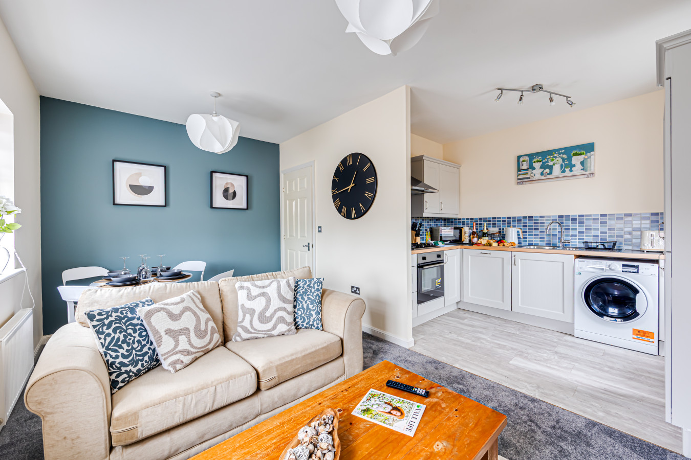 Stylish Flat • Excellent Location • Free Parking • Fast WiFi in 46 Arncott Way - Property image 14 - VivreStays