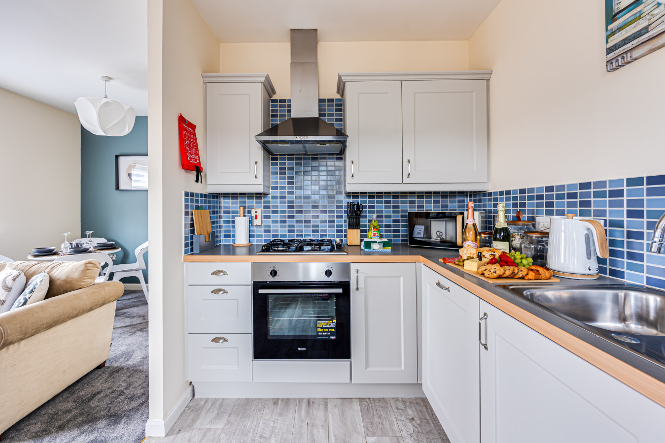Stylish Flat • Excellent Location • Free Parking • Fast WiFi in 46 Arncott Way - Property image 19 - VivreStays