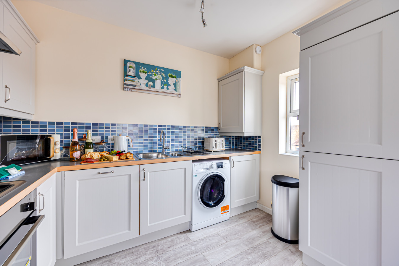 Stylish Flat • Excellent Location • Free Parking • Fast WiFi in 46 Arncott Way - Property image 16 - VivreStays