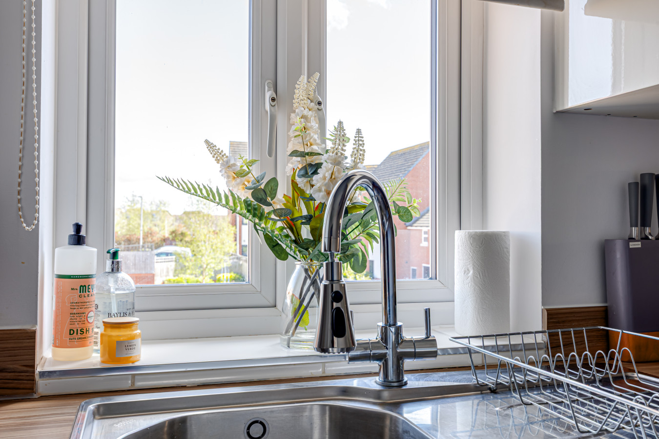 The Coach House • Aircon • Driveway Parking • 60'' Smart TV • Garden • Fast Wifi • Self-Check-In in 4 Pliny lane - Property image 20 - VivreStays