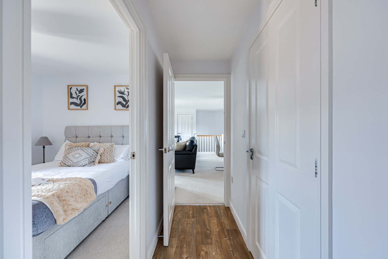 The Coach House • Aircon • Driveway Parking • 60'' Smart TV • Garden • Fast Wifi • Self-Check-In in 4 Pliny lane - Property image 7 - VivreStays