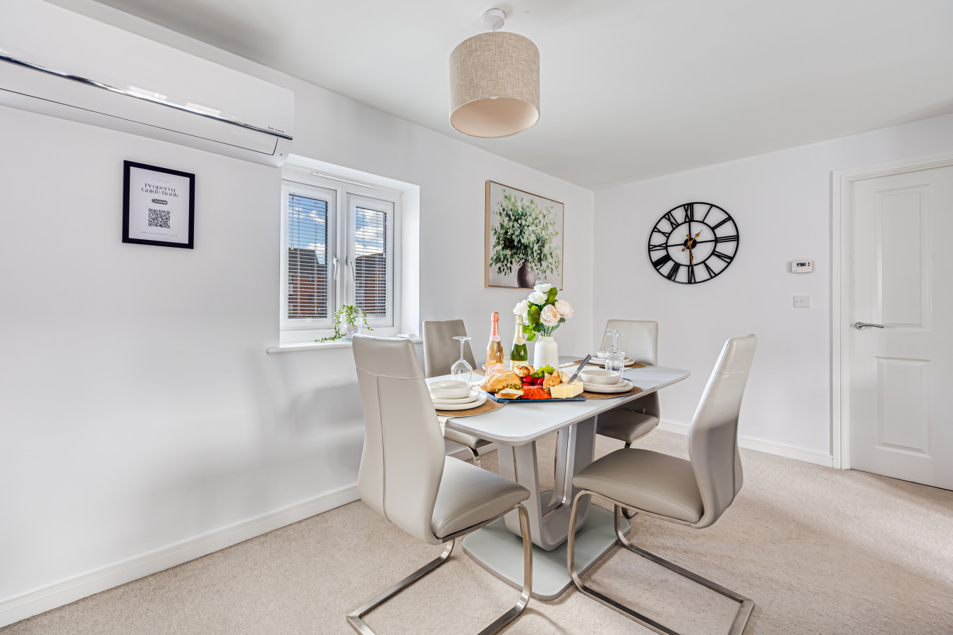 The Coach House • Aircon • Driveway Parking • 60'' Smart TV • Garden • Fast Wifi • Self-Check-In in 4 Pliny lane - Property image 13 - VivreStays