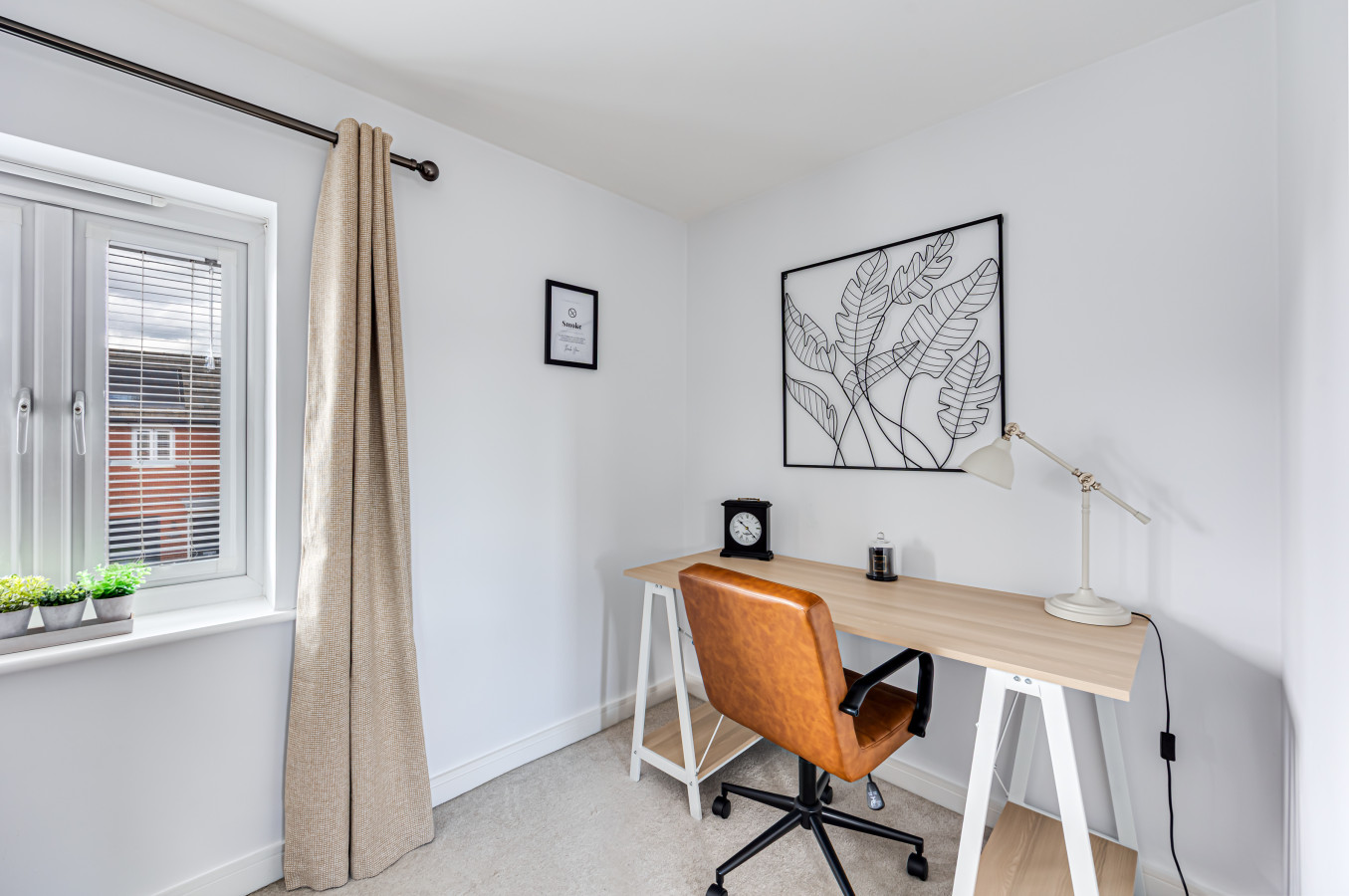 The Coach House • Aircon • Driveway Parking • 60'' Smart TV • Garden • Fast Wifi • Self-Check-In in 4 Pliny lane - Property image 15 - VivreStays