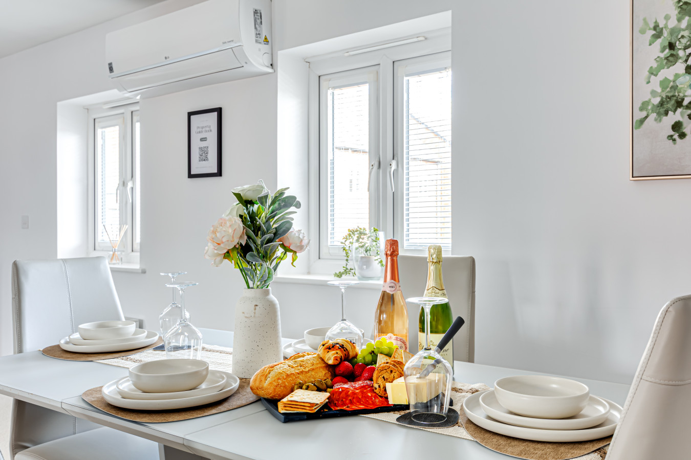 The Coach House • Aircon • Driveway Parking • 60'' Smart TV • Garden • Fast Wifi • Self-Check-In in 4 Pliny lane - Property image 14 - VivreStays