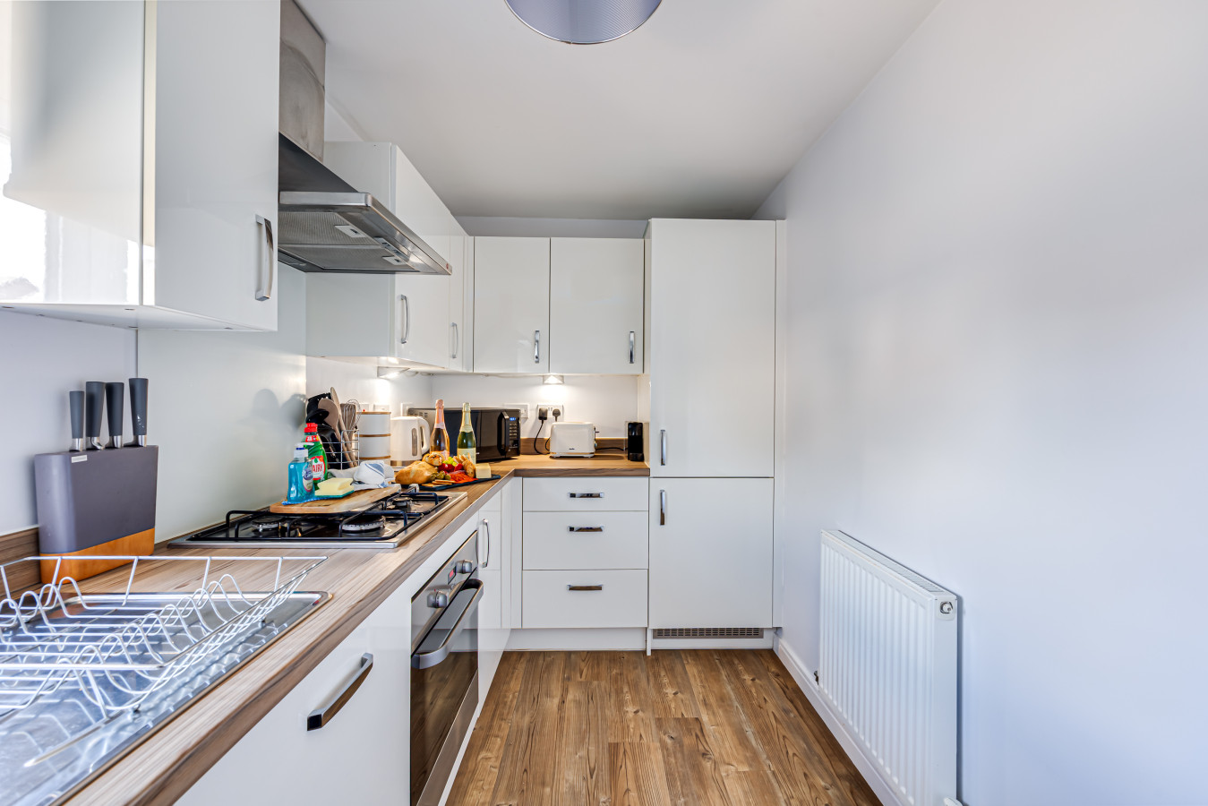 The Coach House • Aircon • Driveway Parking • 60'' Smart TV • Garden • Fast Wifi • Self-Check-In in 4 Pliny lane - Property image 21 - VivreStays