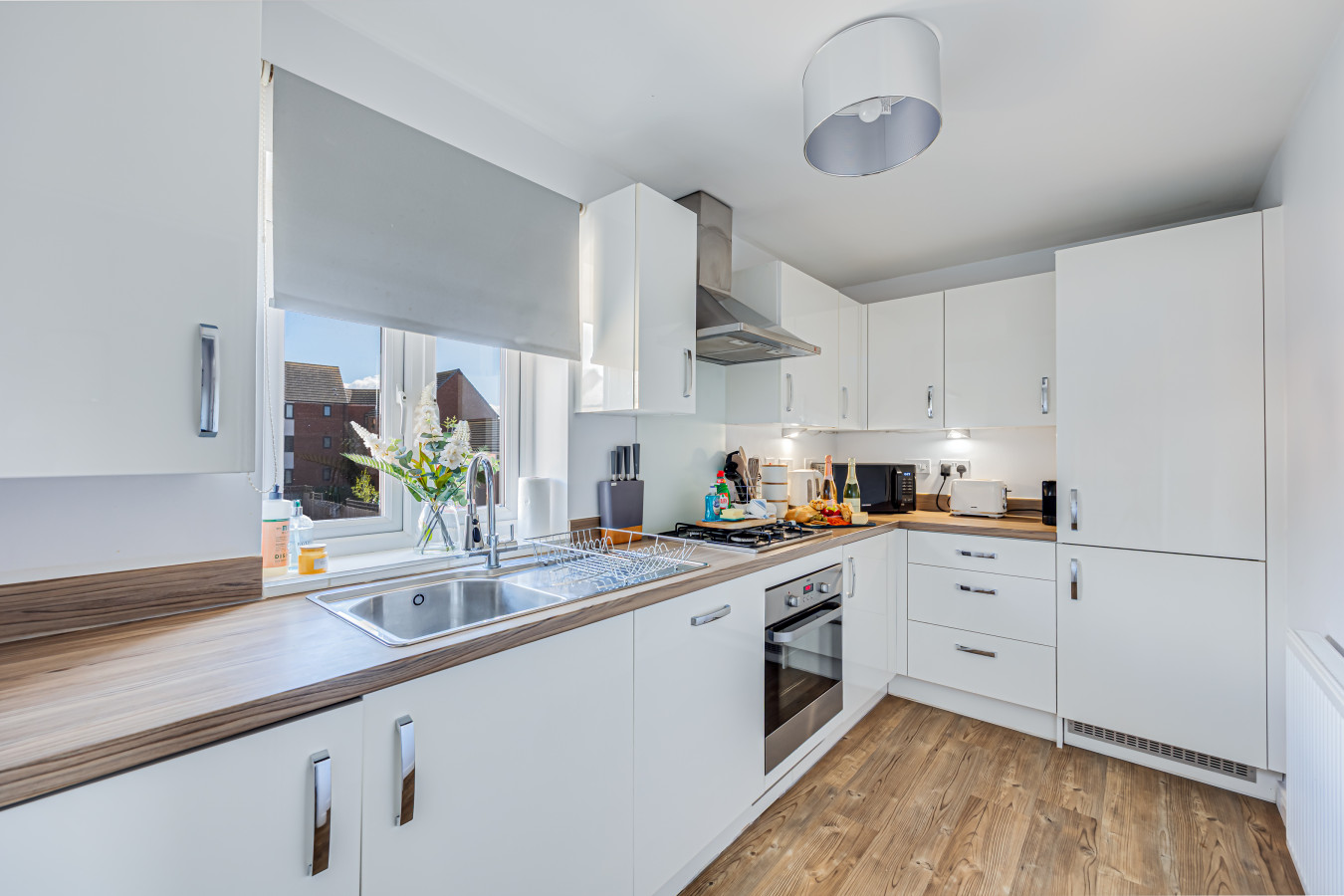 The Coach House • Aircon • Driveway Parking • 60'' Smart TV • Garden • Fast Wifi • Self-Check-In in 4 Pliny lane - Property image 17 - VivreStays