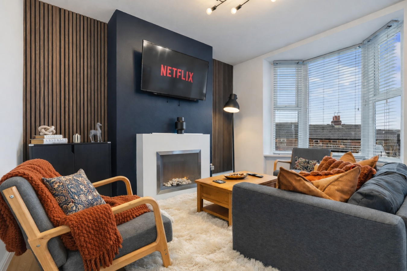 Stylish House • Great Location • Free Parking • Work Space • Fast Wifi • Smart TV • Self-Check-In in 29 Skelwith Road - Property image 11 - VivreStays