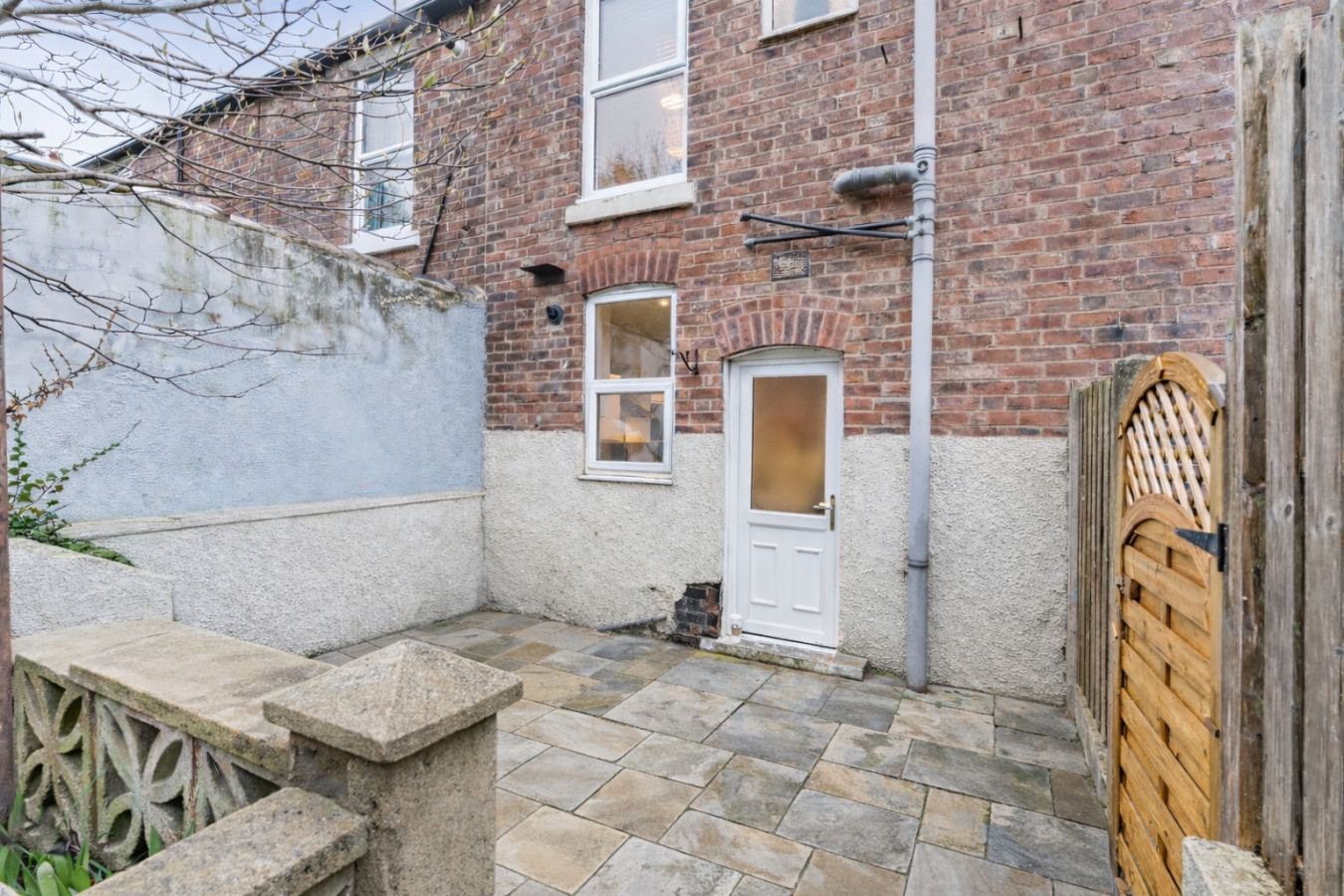 Stylish House • Great Location • Free Parking • Work Space • Fast Wifi • Smart TV • Self-Check-In in 29 Skelwith Road - Property image 18 - VivreStays