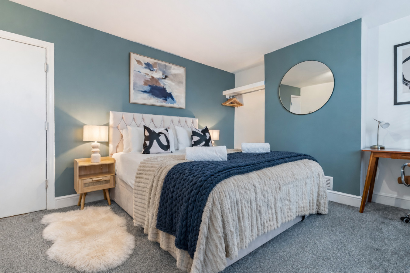 Stylish House • Great Location • Free Parking • Work Space • Fast Wifi • Smart TV • Self-Check-In in 29 Skelwith Road - Property image 3 - VivreStays