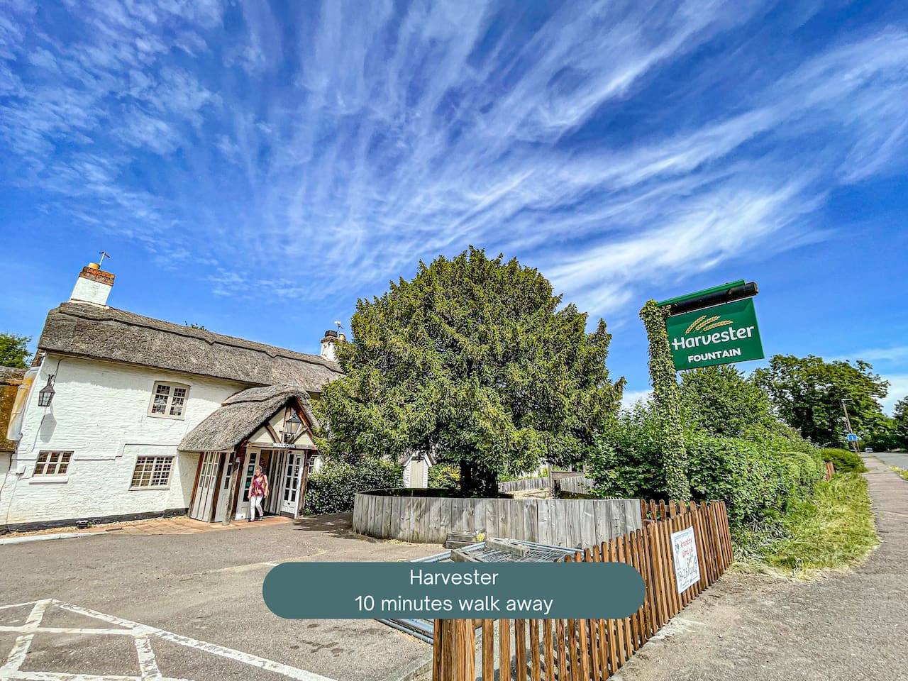Stylish Home • Excellent Location • Free Parking • Fast WiFI • Smart TVs in 82 Stafford Grove - Property image 22 - VivreStays