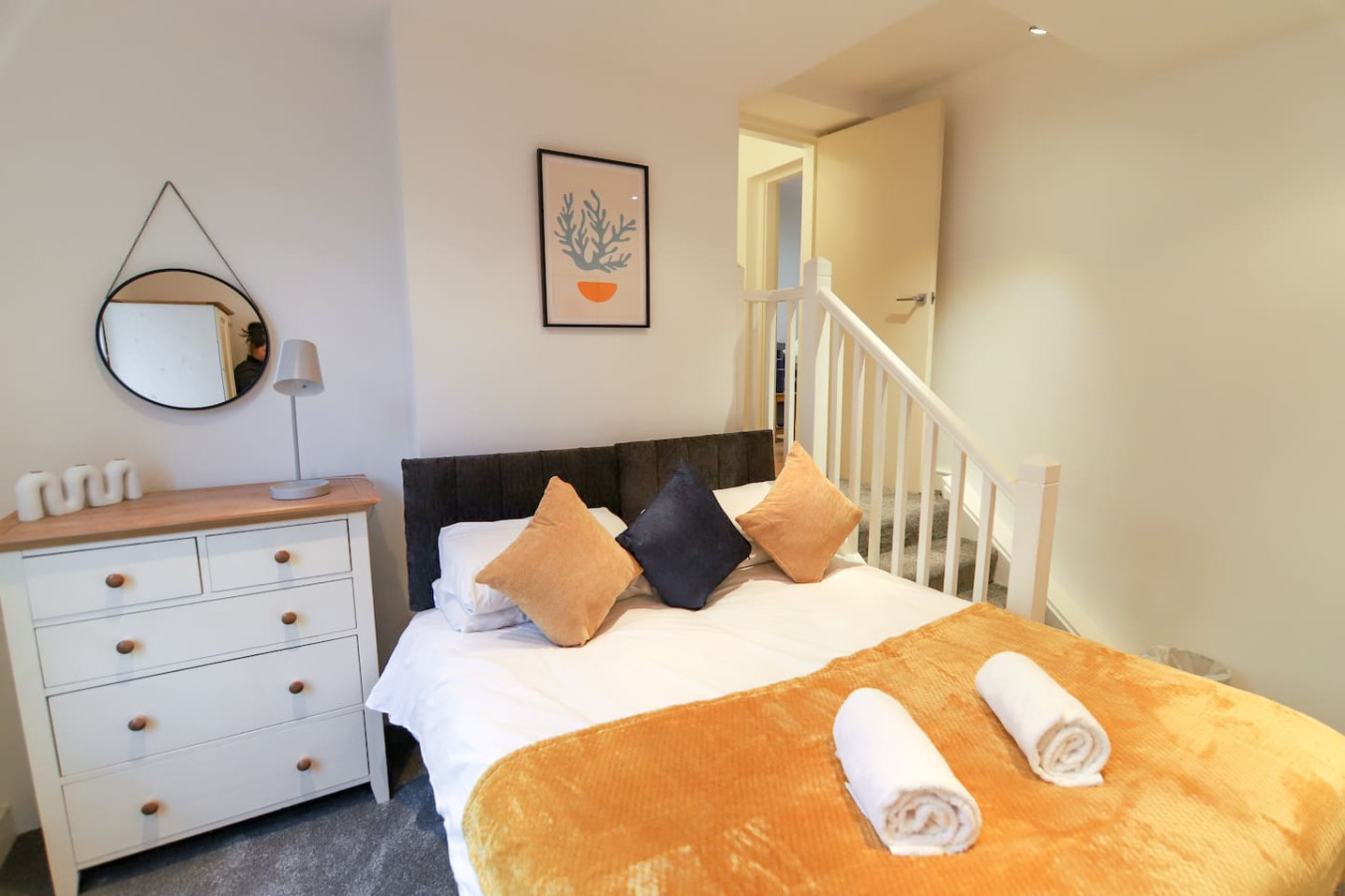 City Centre Apartment • Sleeps 5 • Free Parking • Fast WiFi in 91 Hawley Street - Property image 6 - VivreStays
