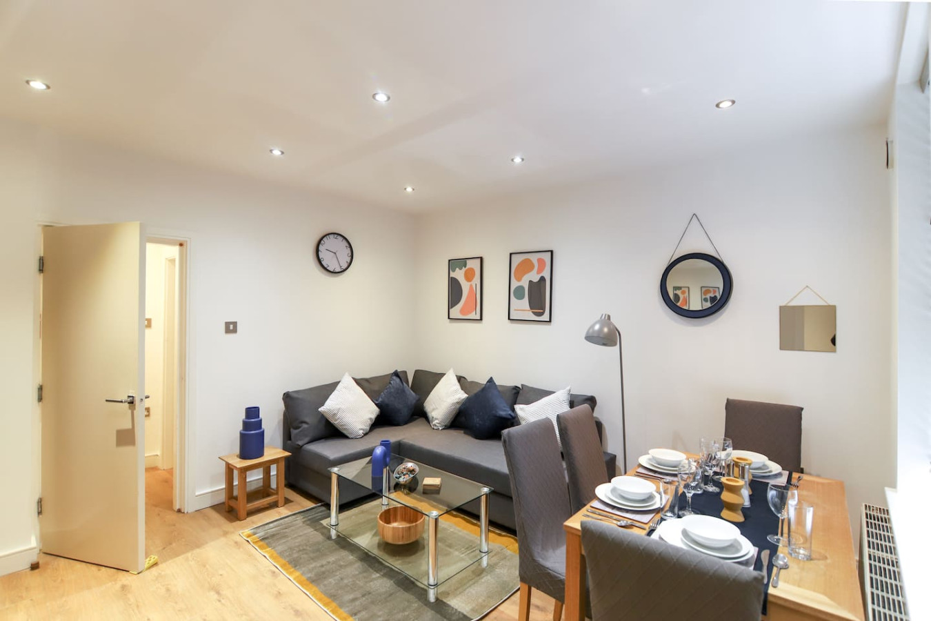 City Centre Apartment • Sleeps 5 • Free Parking • Fast WiFi in 91 Hawley Street - Property image 3 - VivreStays