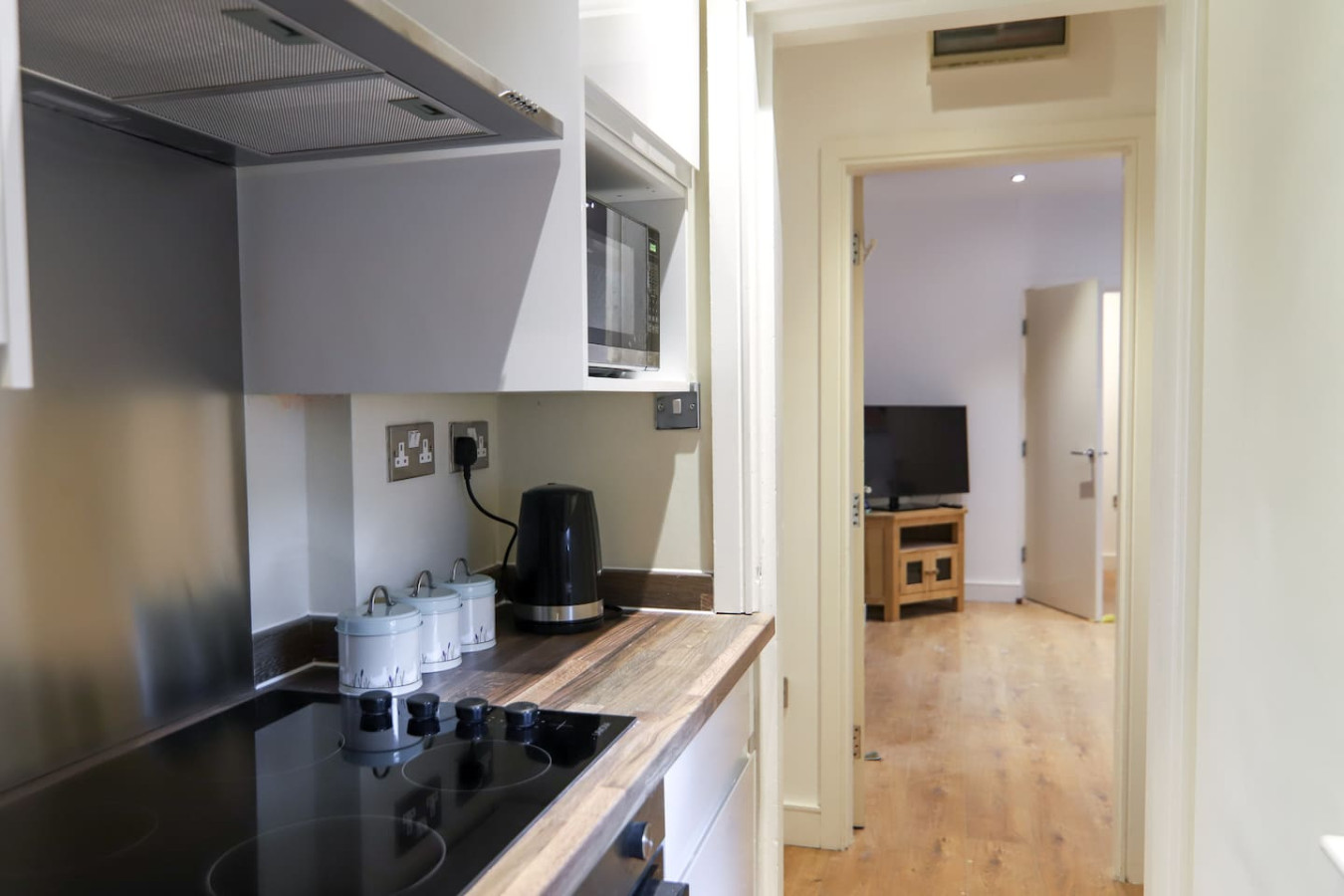 City Centre Apartment • Sleeps 5 • Free Parking • Fast WiFi in 91 Hawley Street - Property image 15 - VivreStays