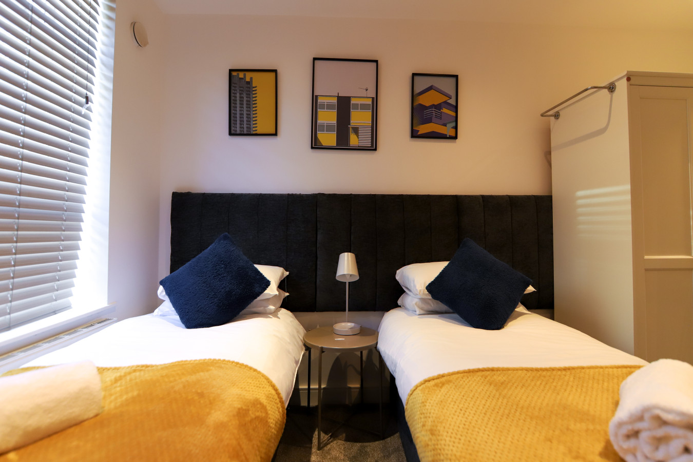 City Centre Apartment • Sleeps 5 • Free Parking • Fast WiFi in 91 Hawley Street - Property image 12 - VivreStays