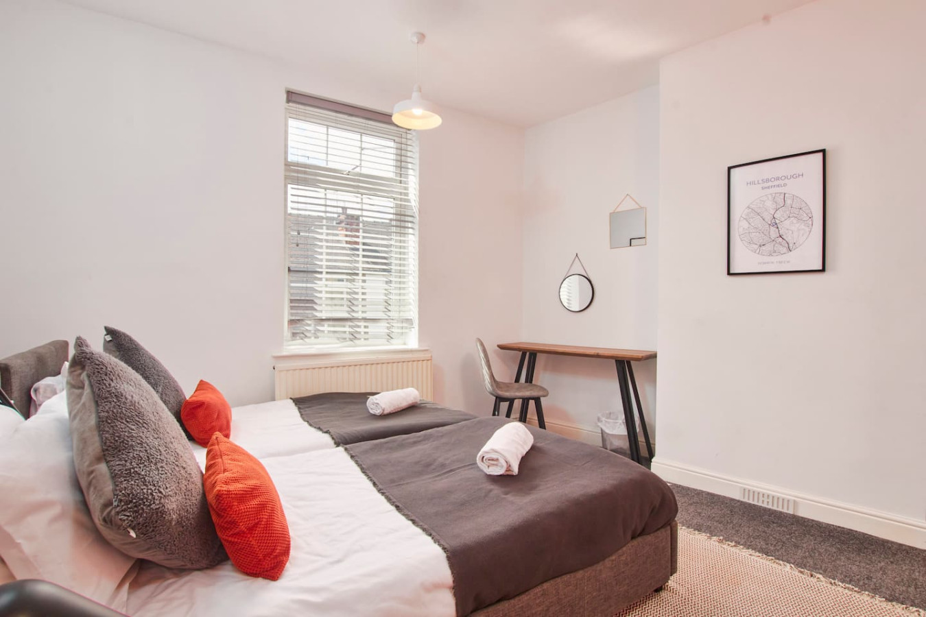 Stylish Home • Sleeps 5 • Free Parking • Smart TV • Garden in 4 Eskdale Road - Property image 3 - VivreStays