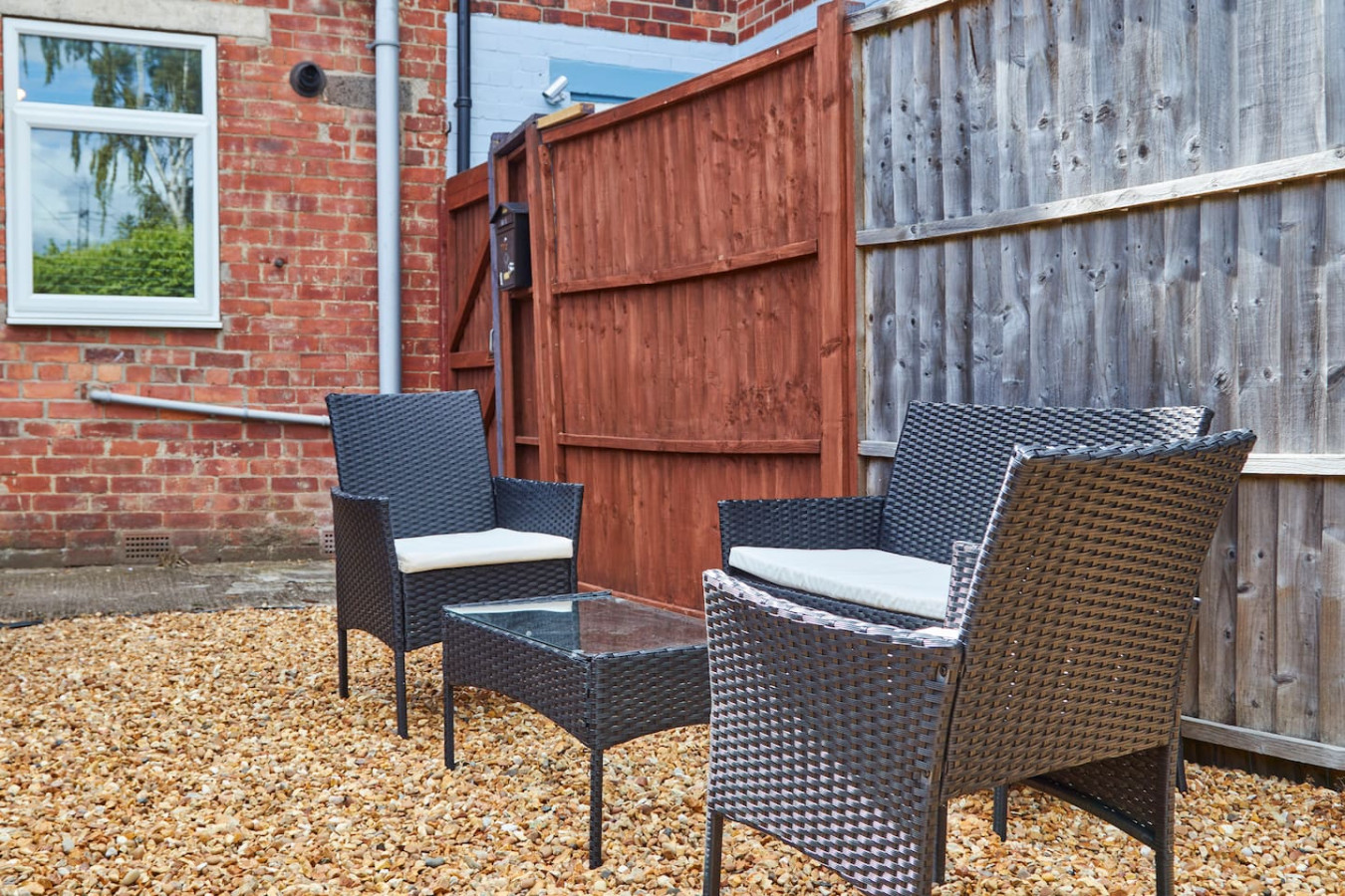 Stylish Home • Sleeps 5 • Free Parking • Smart TV • Garden in 4 Eskdale Road - Property image 14 - VivreStays
