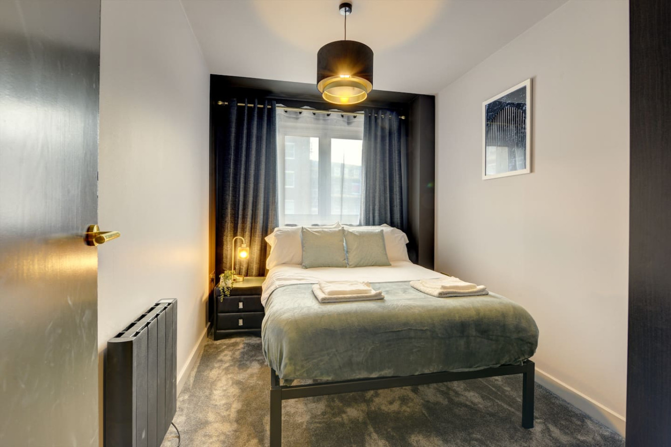 Stylish Apartment • Town Centre • Secure Parking • Fast Wifi • Smart TV in Alpha House, Broad Street Flat 121 - Property image 14 - VivreStays