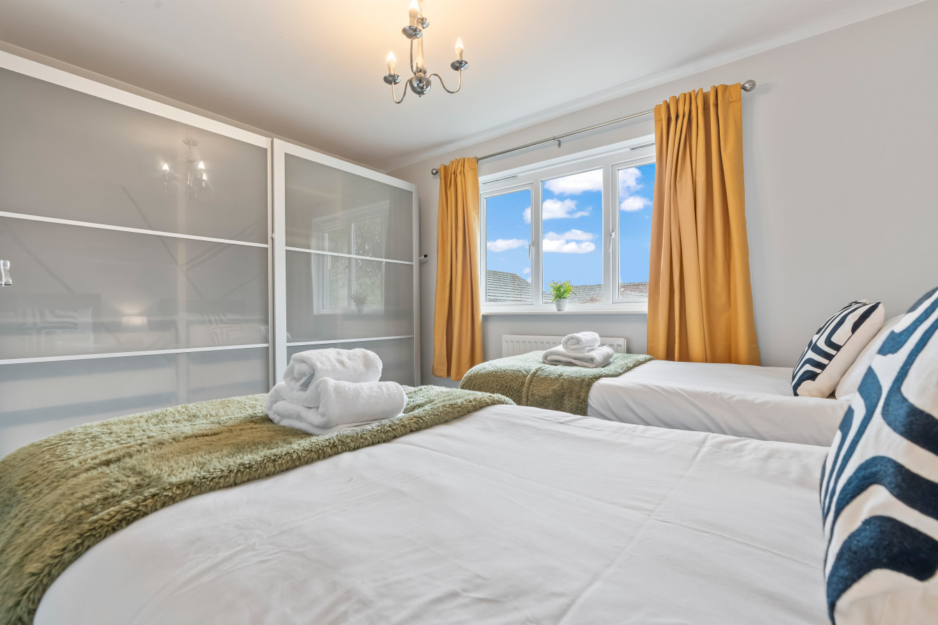 Charming House • Central Location • Free Parking • Fast Wifi • Smart TV in 1 Willans Place - Property image 9 - VivreStays