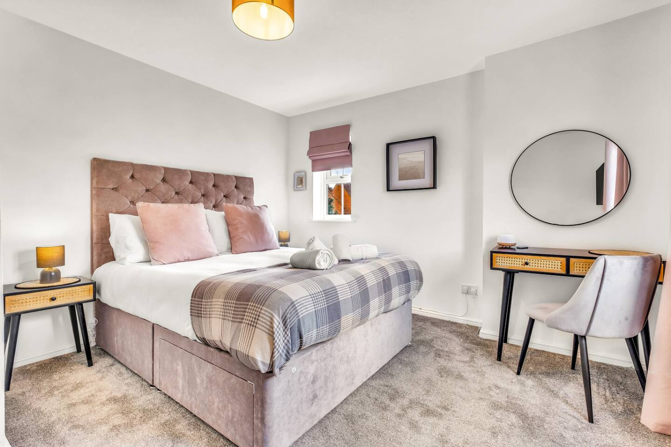 Boutique House • Excellent Location • Free Parking • Smart TV • Self-Check-In in 11 Wheatley Close - Property image 2 - VivreStays