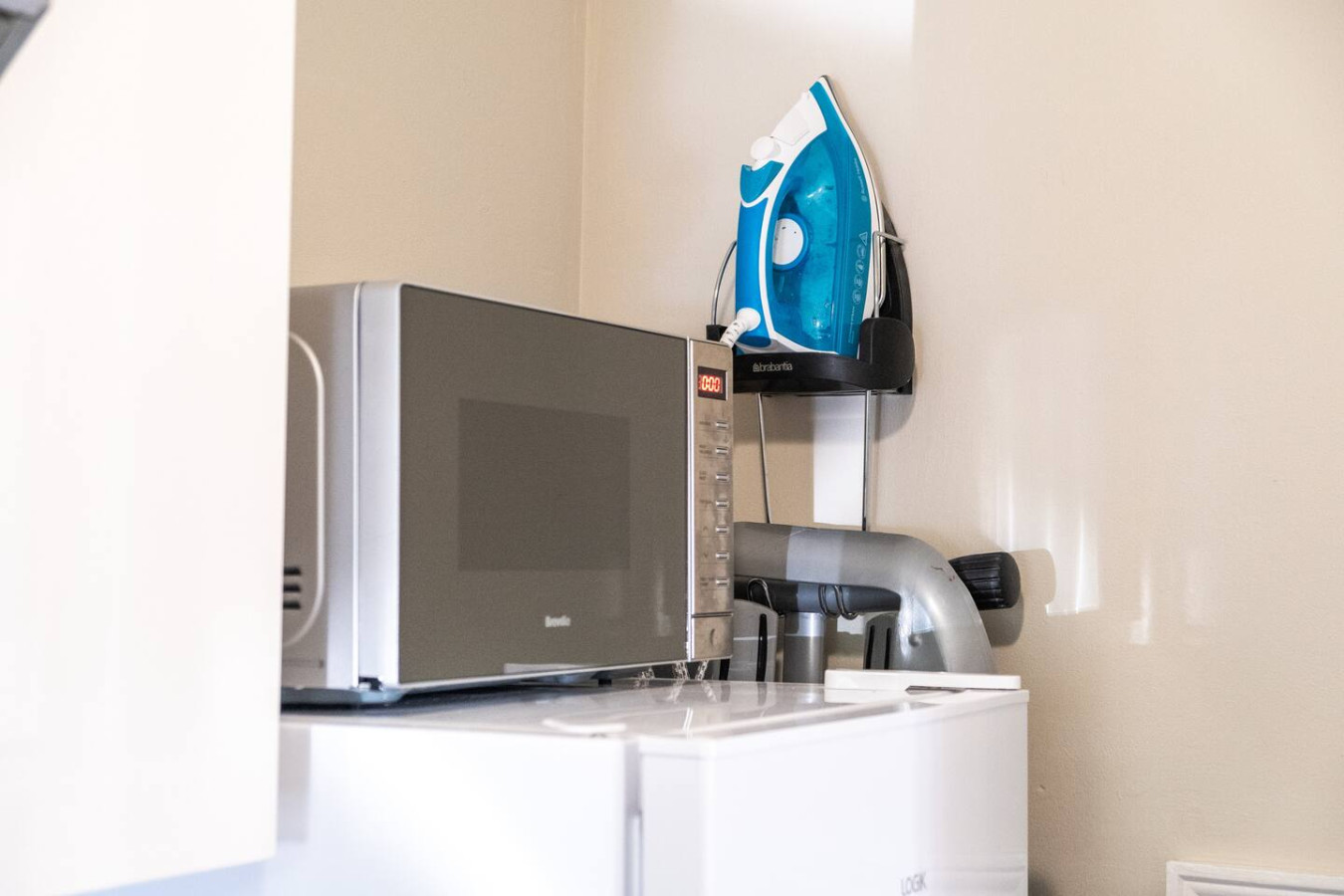 Boutique House • Excellent Location • Free Parking • Smart TV • Self-Check-In in 11 Wheatley Close - Property image 28 - VivreStays