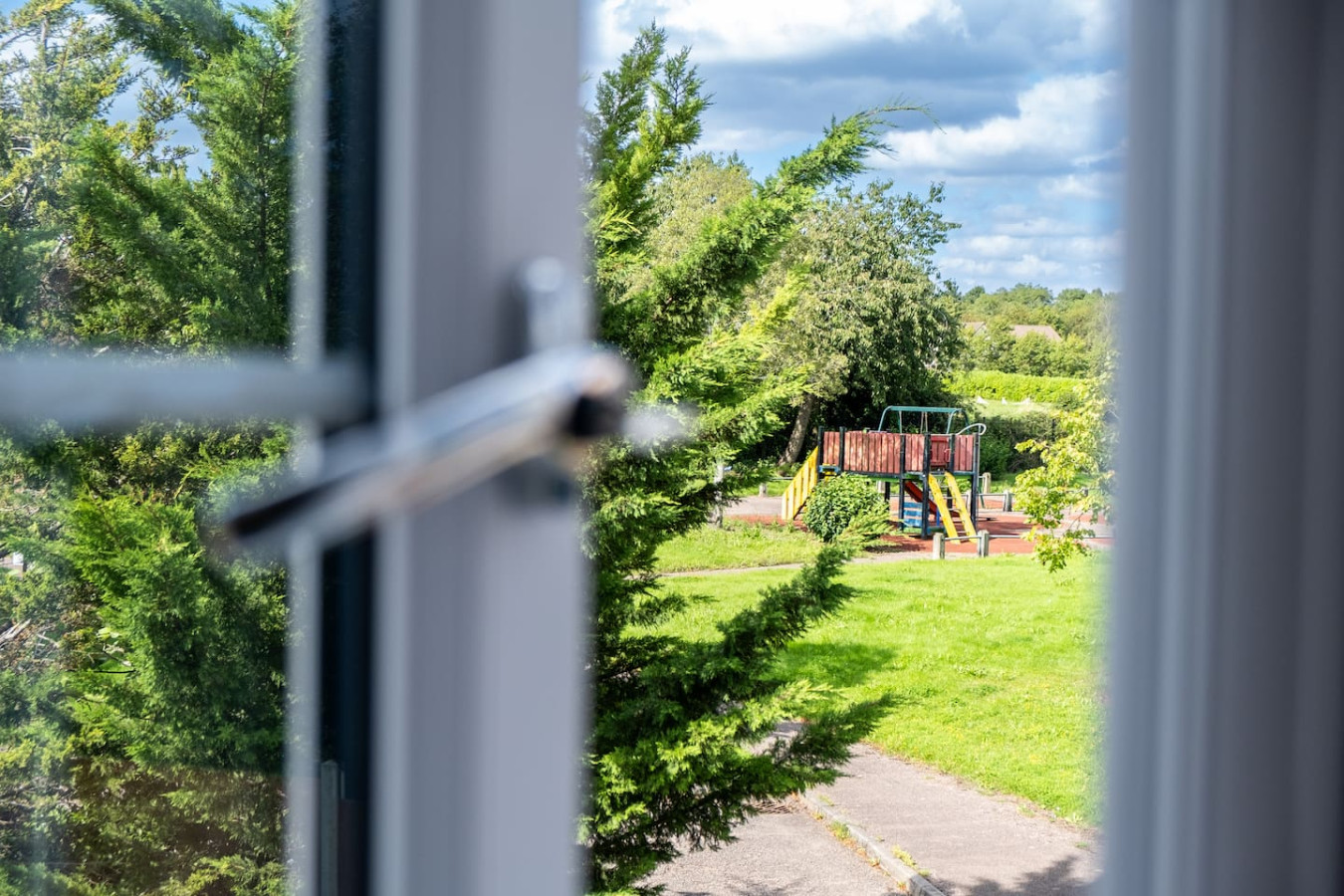 Boutique House • Excellent Location • Free Parking • Smart TV • Self-Check-In in 11 Wheatley Close - Property image 9 - VivreStays