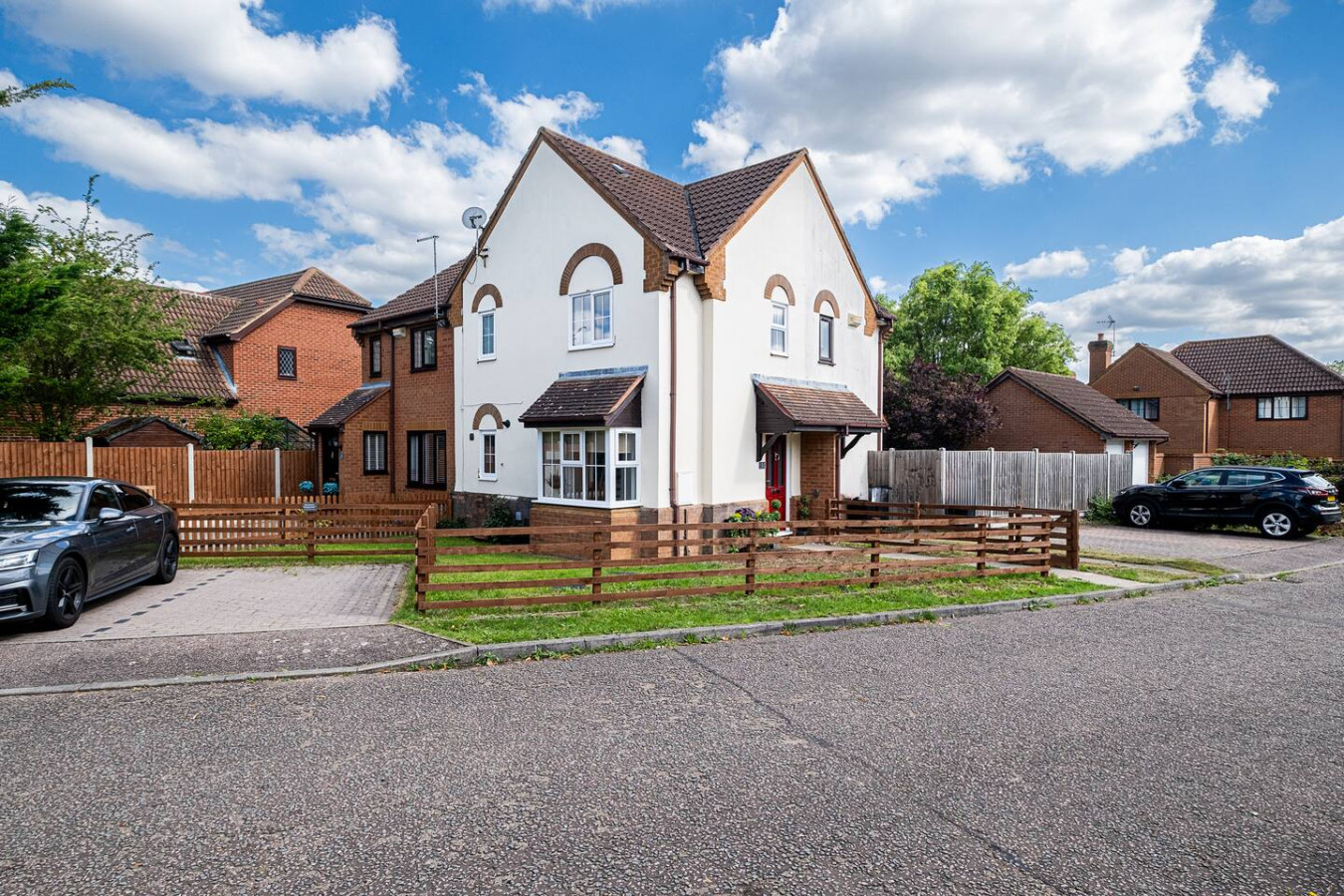 Boutique House • Excellent Location • Free Parking • Smart TV • Self-Check-In in 11 Wheatley Close - Property image 32 - VivreStays