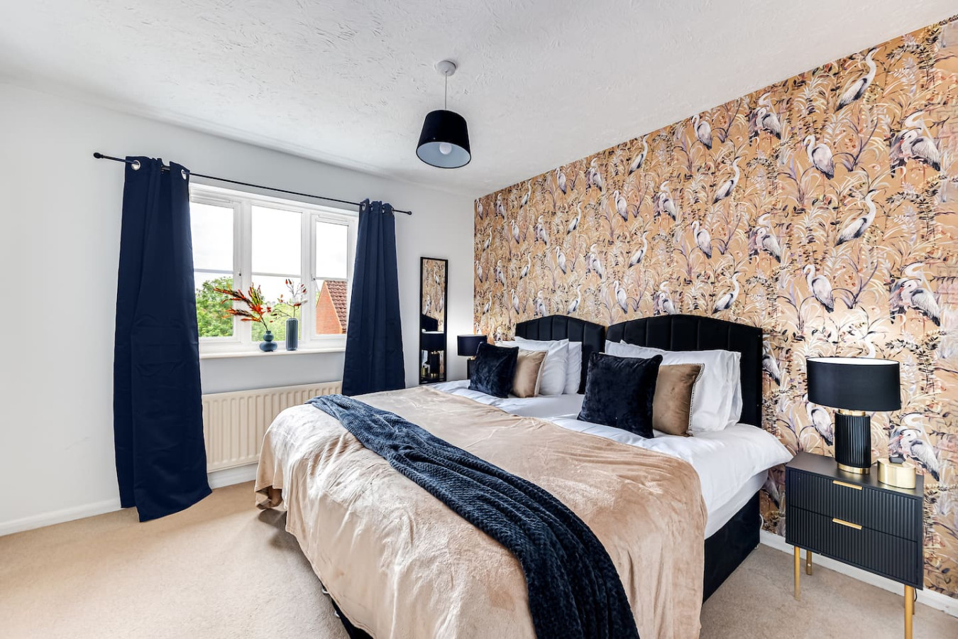 Shenley House • Excellent Location • Driveway Parking • Garden • Fast Wifi • Smart TVs • Self-Check-In in 67 Cressey Avenue - Property image 4 - VivreStays
